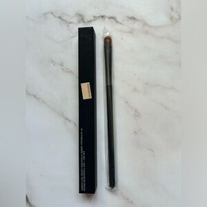 NARS Wet And Dry Eyeshadow Brush #49